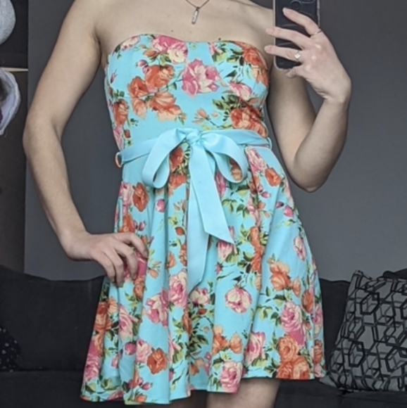 XS Cute Turquoise Mini Strapless Floral Dress - Picture 3 of 10
